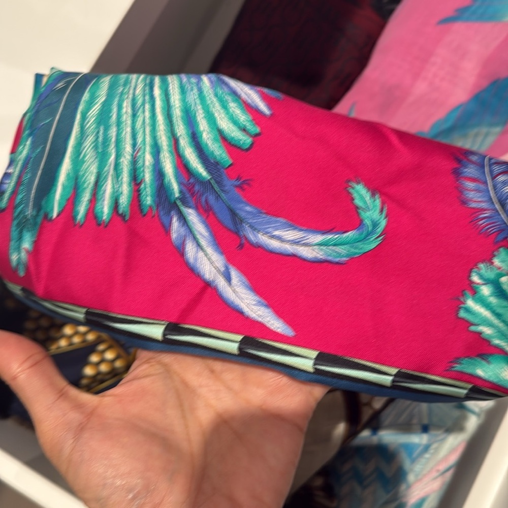Authentic VINTAGE HERMES SQUARE SILK SCARF - Picture 8 of 8